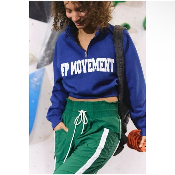 Free People For the Win Logo 1/2 Zip XS - Picture 1 of 6